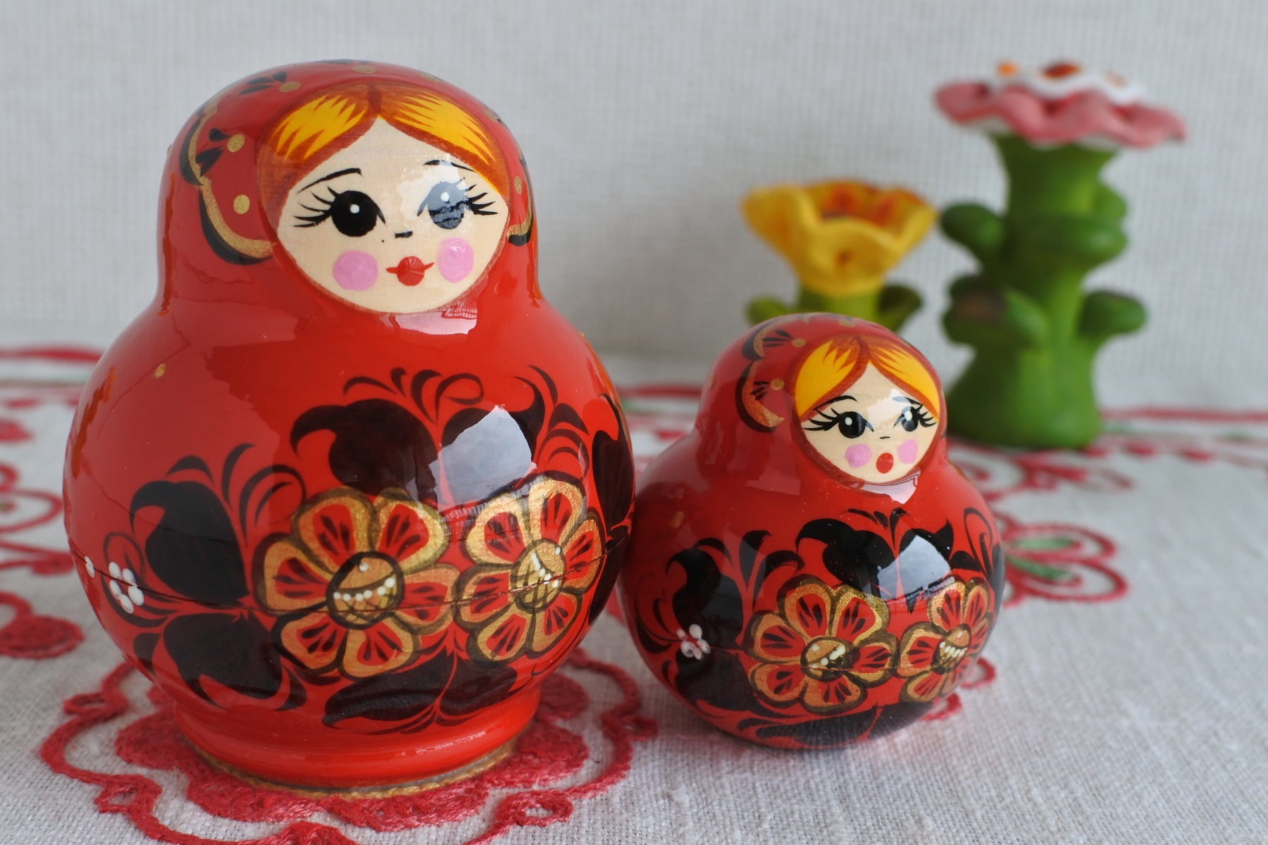 マトリョーシカ ロシア民芸品 5ピース 赤 金の花 ノリンスク ロシア