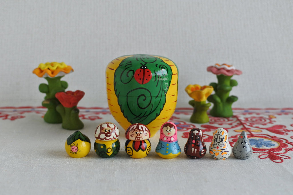 ロシア民芸品 木のおもちゃ ロシア民話おおきなかぶ 指人形 ロシア雑貨