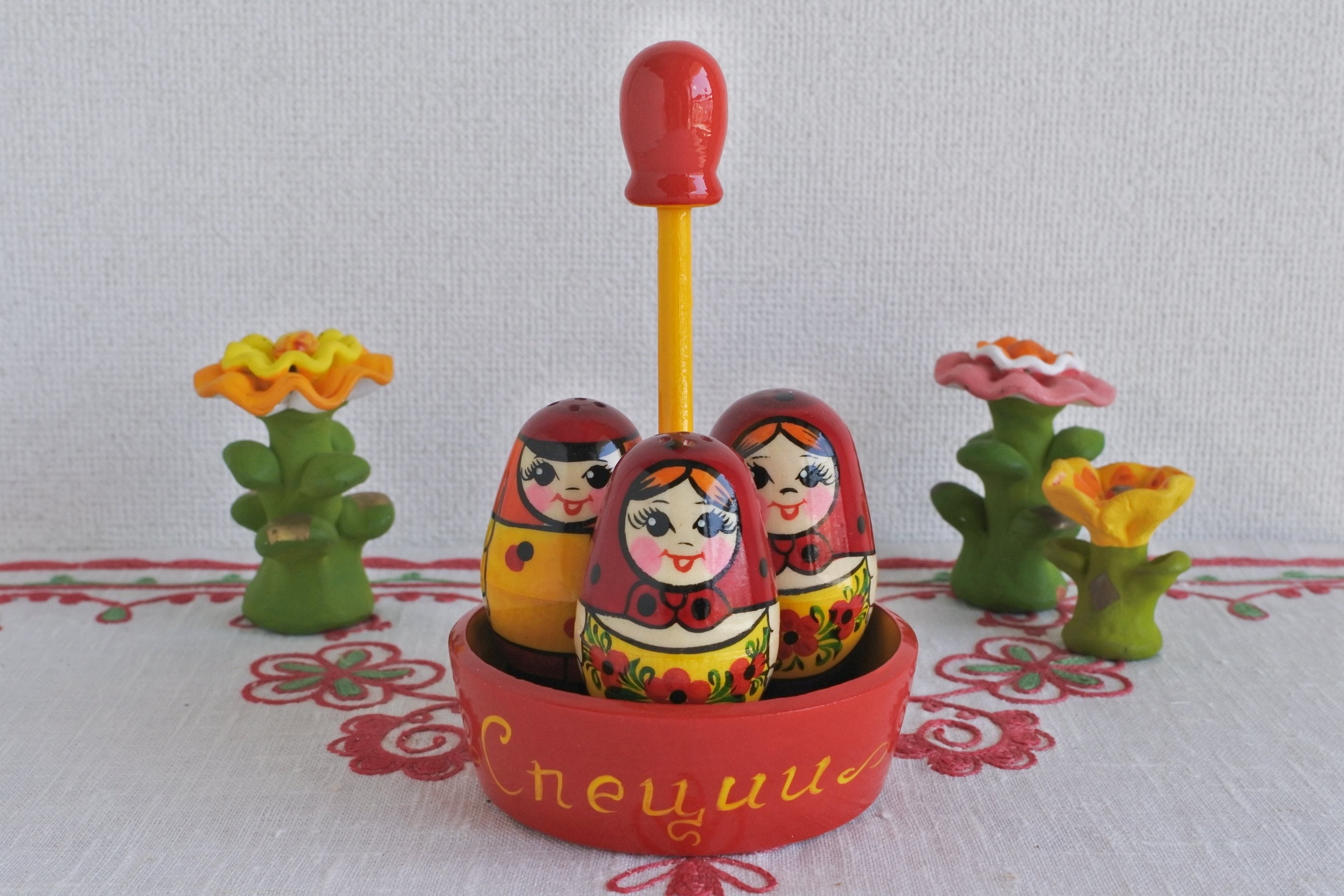 ロシア民芸品 スパイスセット マトリョーシカ 花模様 キッチン用品 