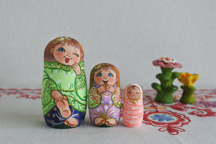 リディヤ・ヴィシュニャフスカのマトリョーシカ　ジューコフ家の猫　5P