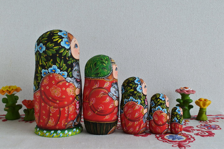 リディヤ・ヴィシュニャフスカのマトリョーシカ　ディミトロフ家の猫　5P