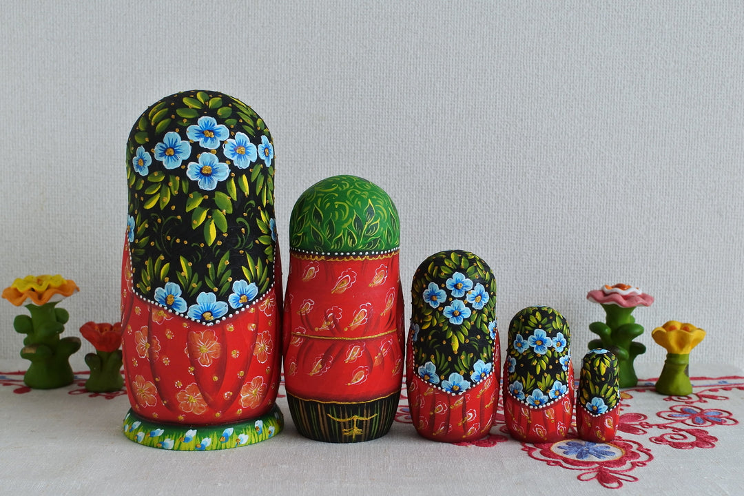 リディヤ・ヴィシュニャフスカのマトリョーシカ　ディミトロフ家の猫　5P