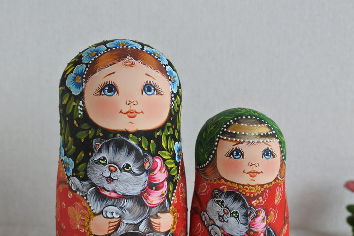 リディヤ・ヴィシュニャフスカのマトリョーシカ　ディミトロフ家の猫　5P
