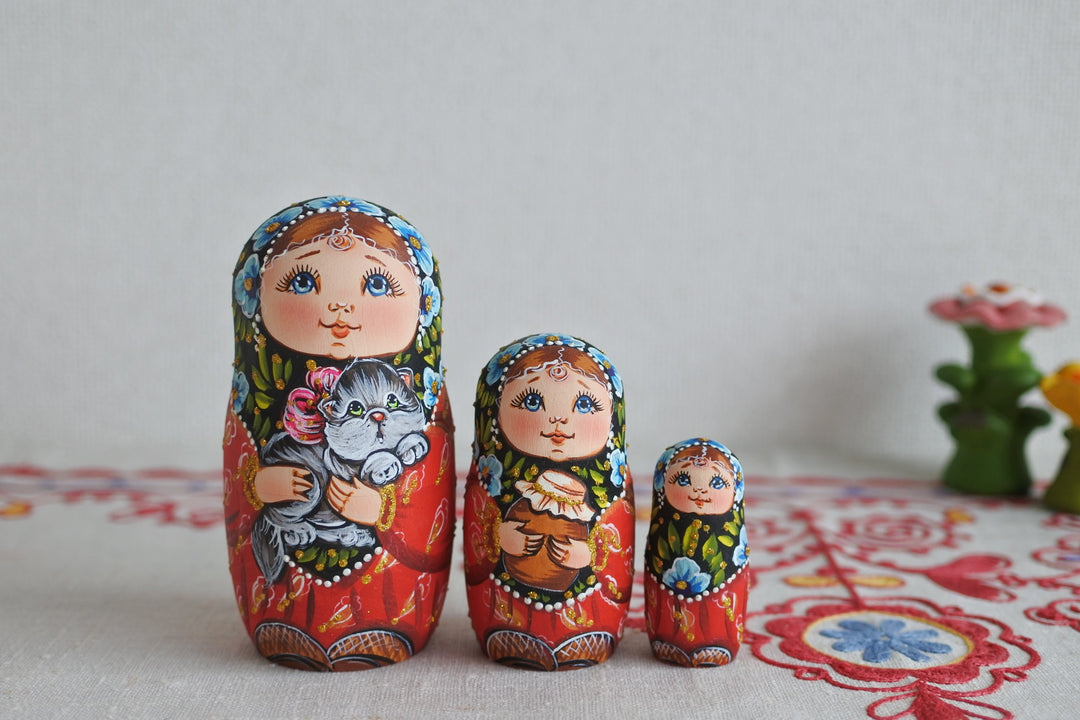 リディヤ・ヴィシュニャフスカのマトリョーシカ　ディミトロフ家の猫　5P