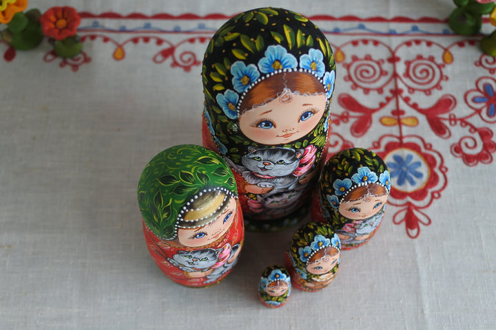 リディヤ・ヴィシュニャフスカのマトリョーシカ　ディミトロフ家の猫　5P