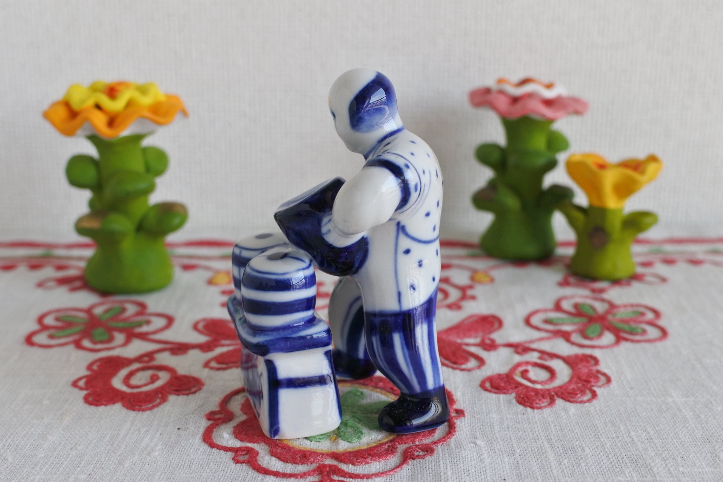 グジェリ陶器 グジェリ職人 ロシアの陶器 フィギア 陶器人形 ロシア