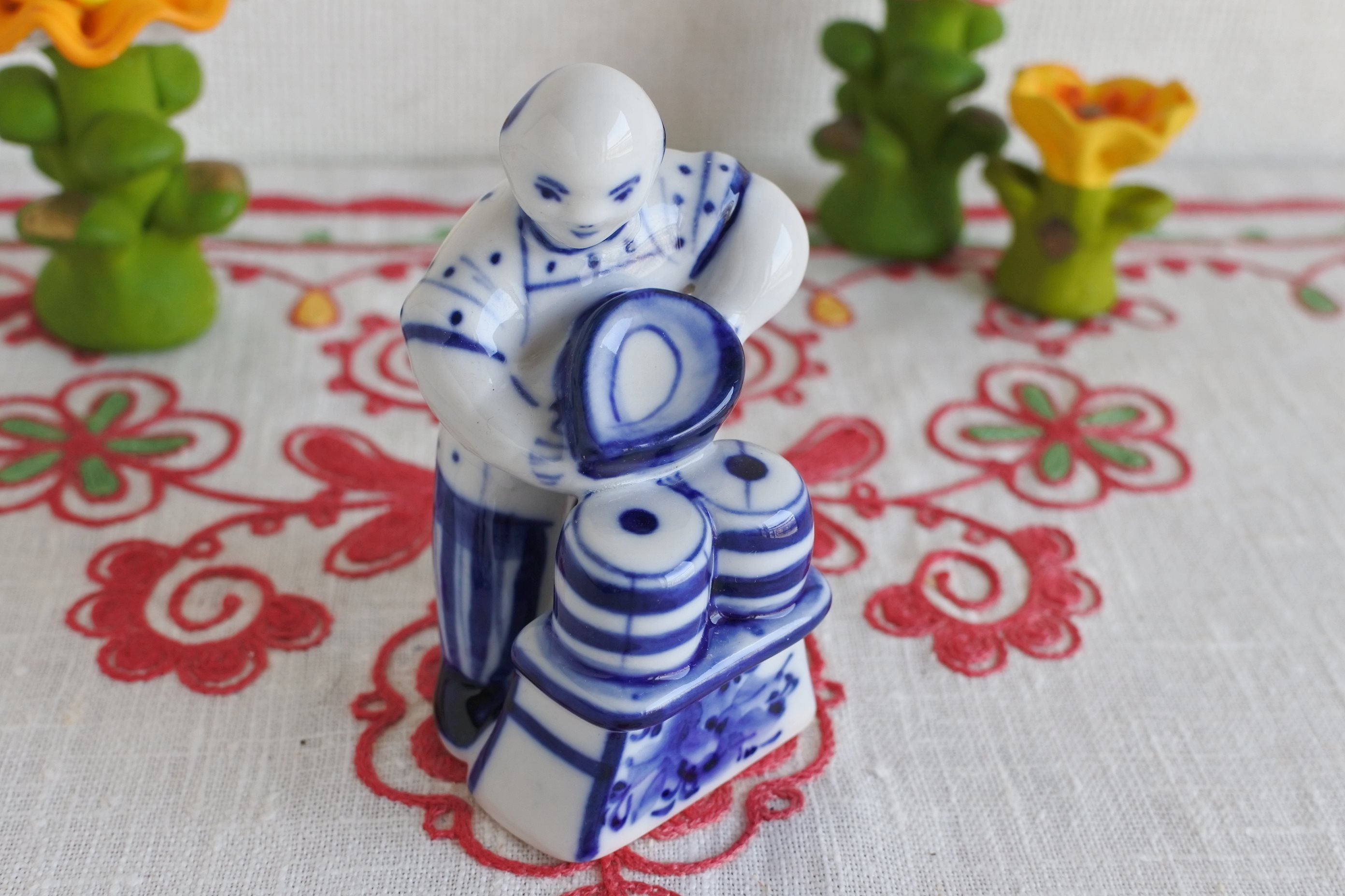 グジェリ陶器 グジェリ職人 ロシアの陶器 フィギア 陶器人形 ロシア