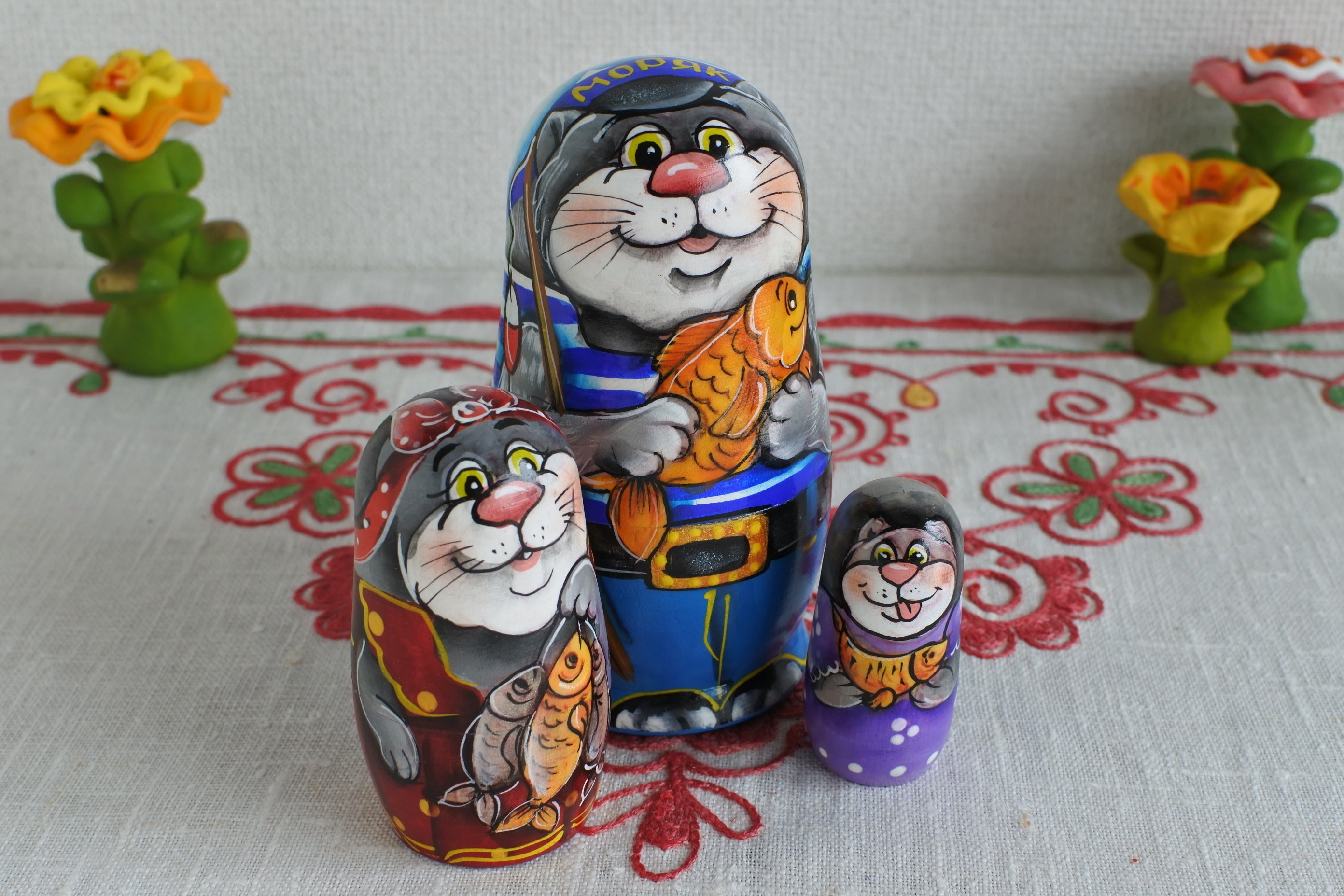 マトリョーシカ 猫の海釣り 3ピース ロシア民芸品 猫マトリョーシカ