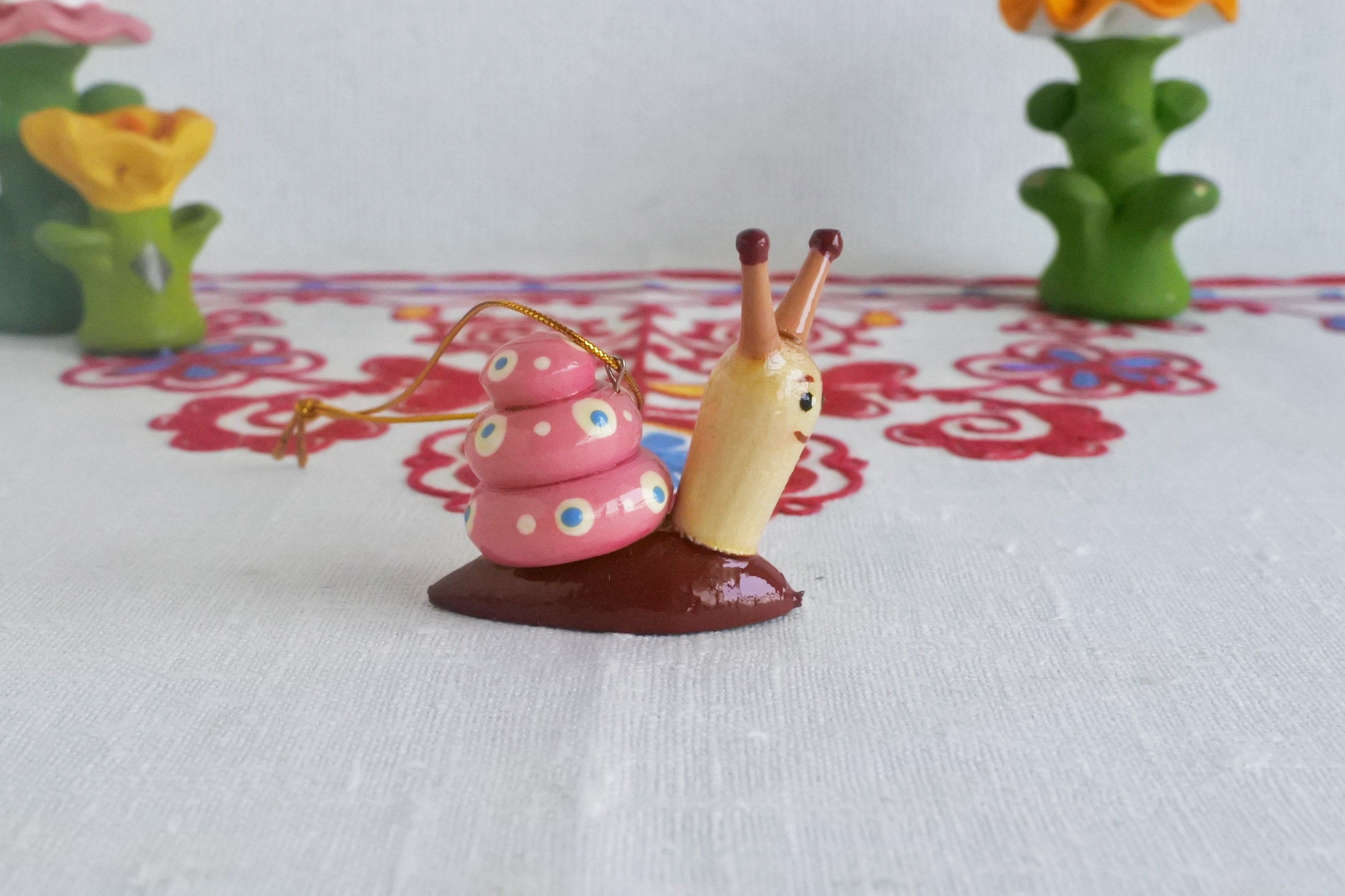 木の人形 かたつむり オーナメント キーホルダー ロシア雑貨いりえの