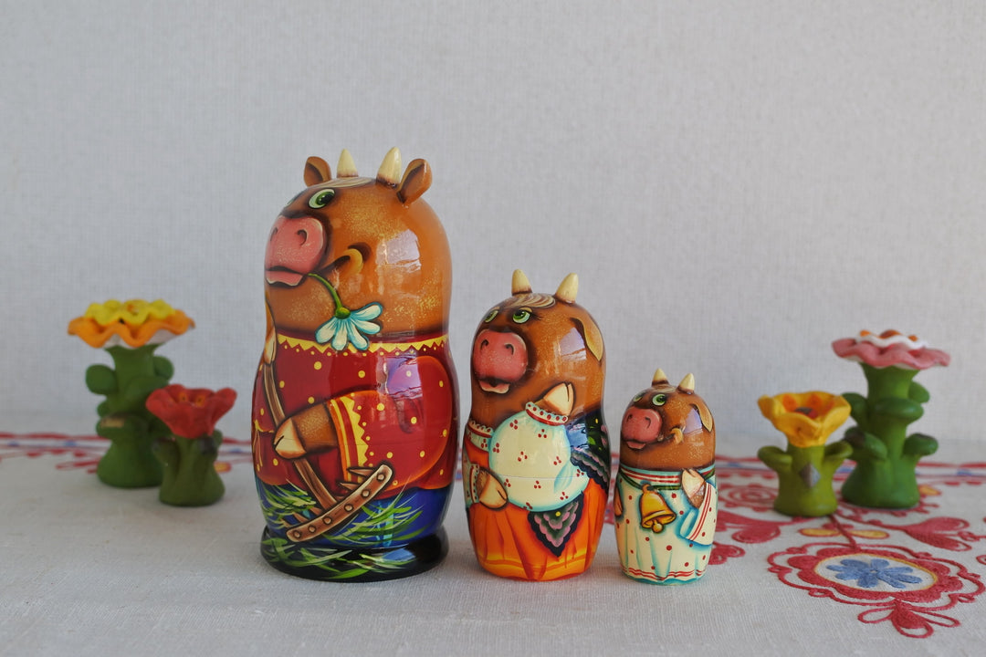 マトリョーシカ　ウシさんの草刈り3P