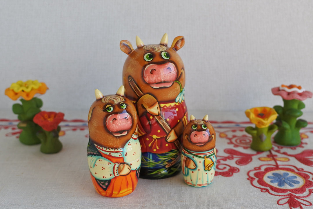 マトリョーシカ　ウシさんの草刈り3P