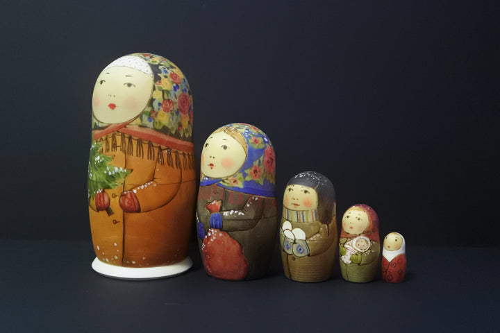 オーリャ・ロバノワのクリスマスマトリョーシカ　雪道　5P