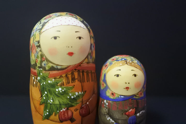 オーリャ・ロバノワのクリスマスマトリョーシカ　雪道　5P