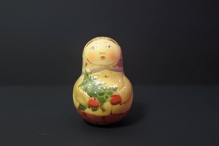 オーリャ・ロバノワの起き上がりこぼし   赤いミトンの女の子