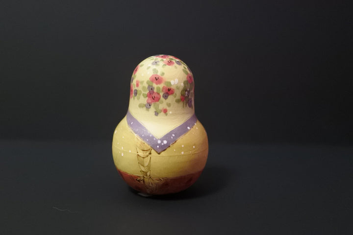 オーリャ・ロバノワの起き上がりこぼし   赤いミトンの女の子