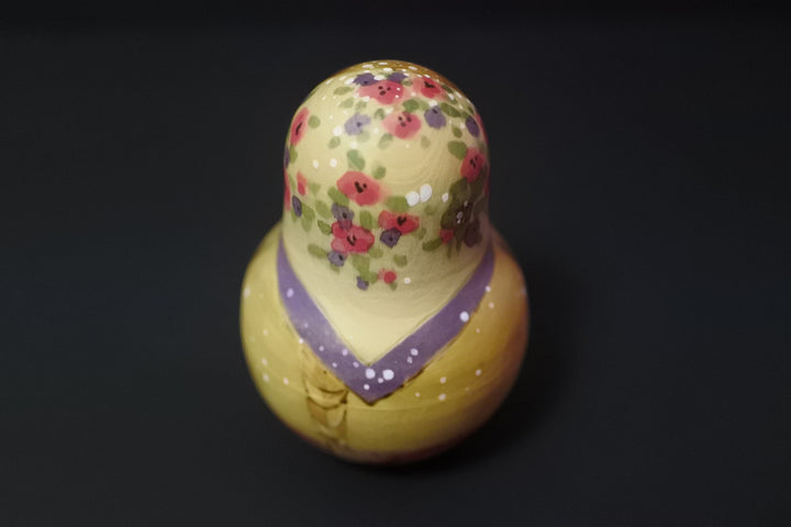 オーリャ・ロバノワの起き上がりこぼし   赤いミトンの女の子