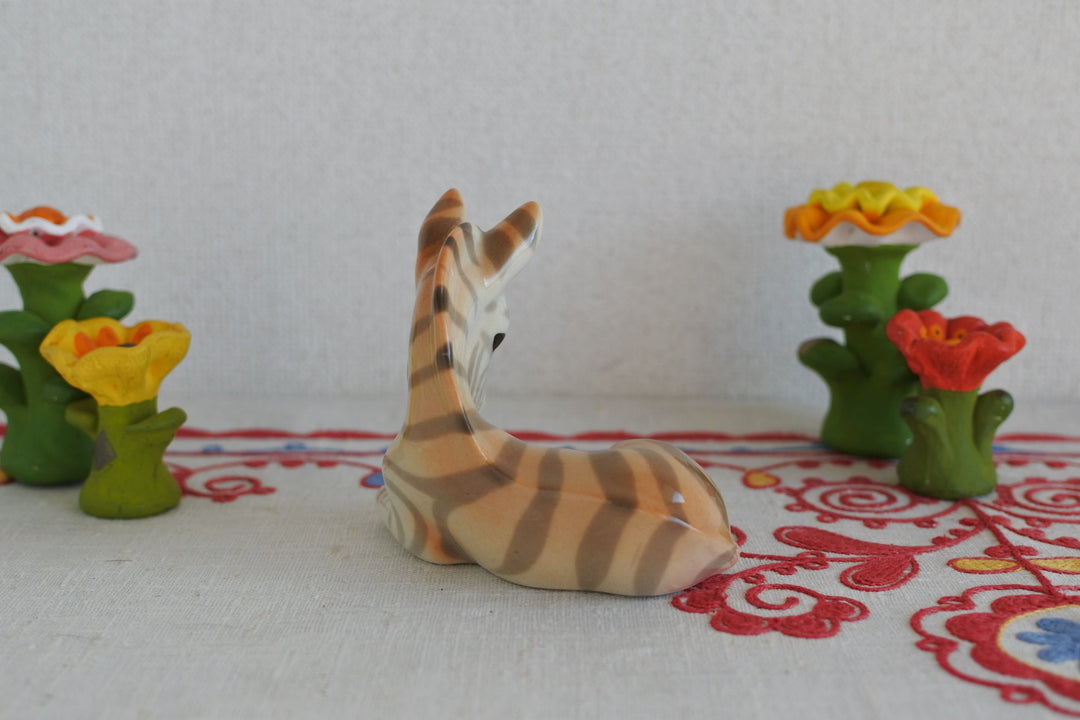 ロモノーソフ陶磁器　横たわる仔馬（シマウマ）　2026干支午