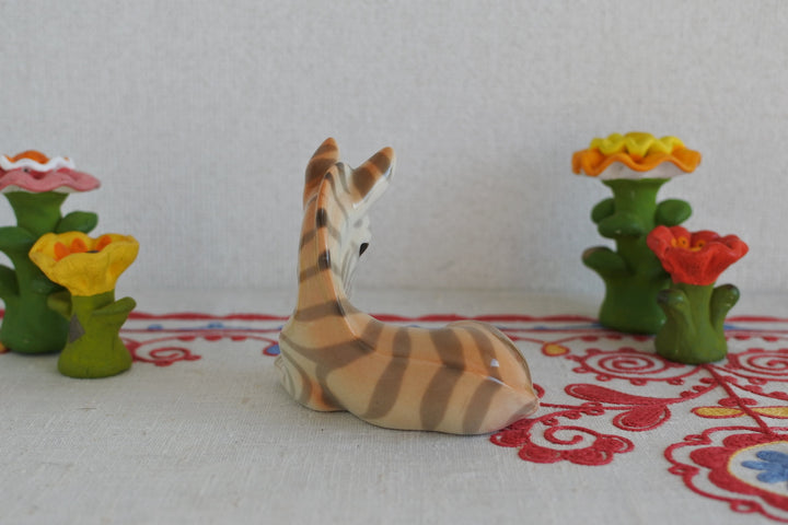 ロモノーソフ陶磁器　横たわる仔馬（シマウマ）　2026干支午