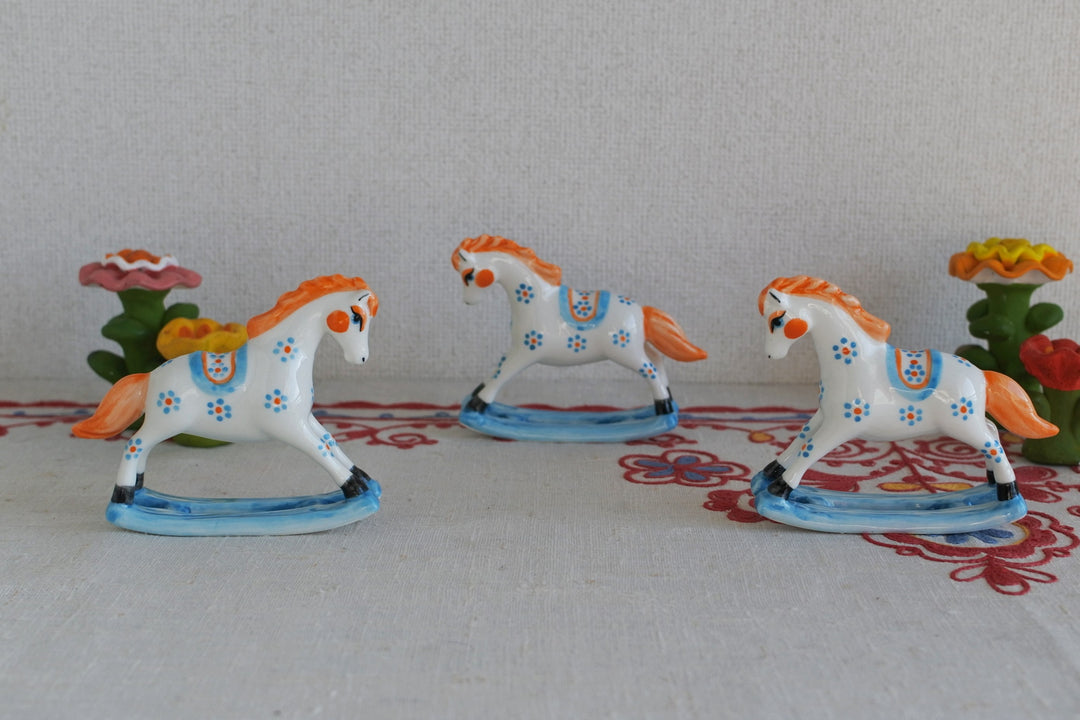 ドミトリー・バリノフの陶磁器工房　揺り馬　2026干支午