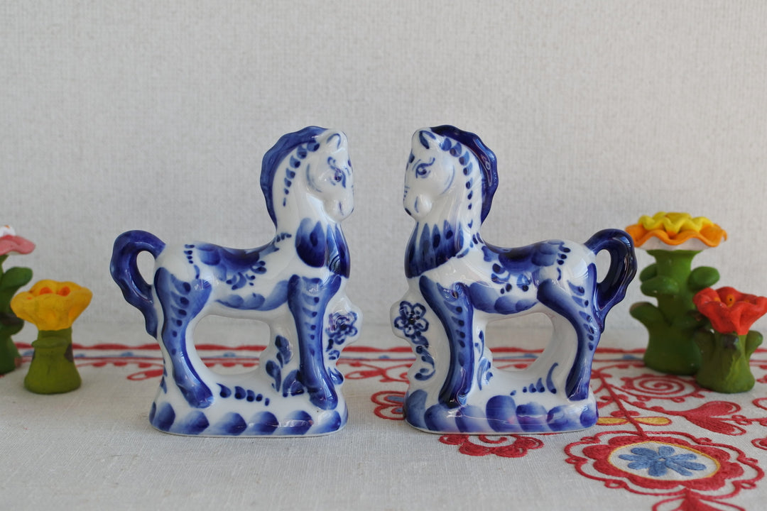 グジェリ陶器　馬　2026干支午　カザックの馬