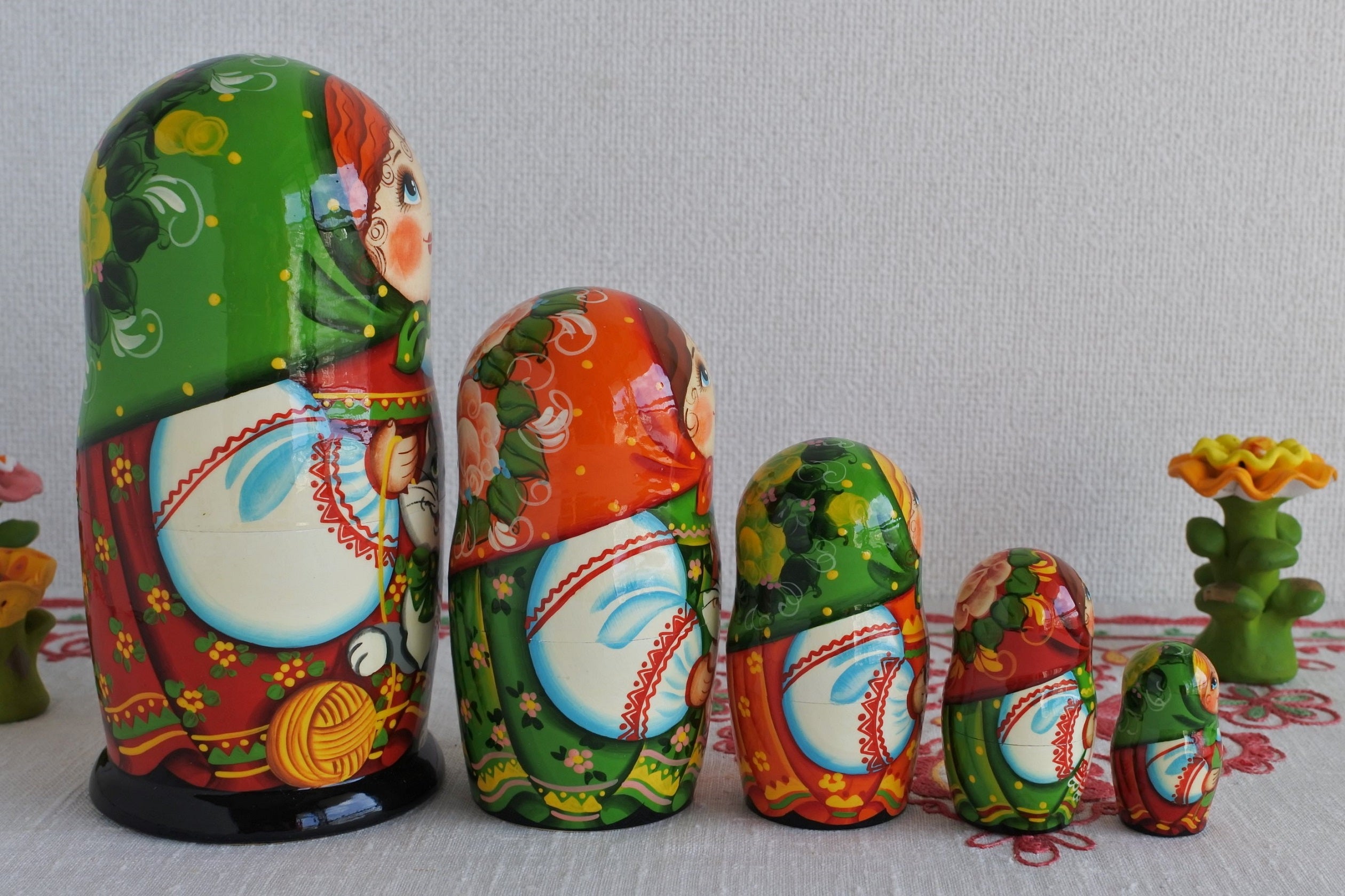 ロシア雑貨　マトリョーシカ　不思議の国のアリス　5ピース マトリョーシカ Alice in Wonderland 不思議の国のアリス