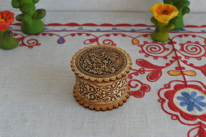 白樺細工ベレスタ　小箱　シベリアヒメハナバチ