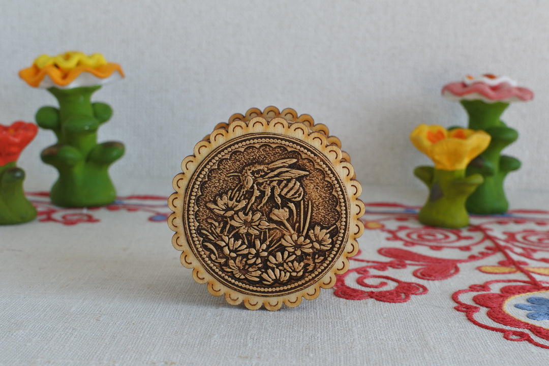 白樺細工ベレスタ　小箱　シベリアヒメハナバチ