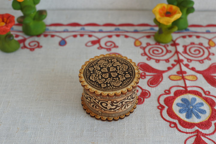 白樺細工ベレスタ　小箱　赤すぐり