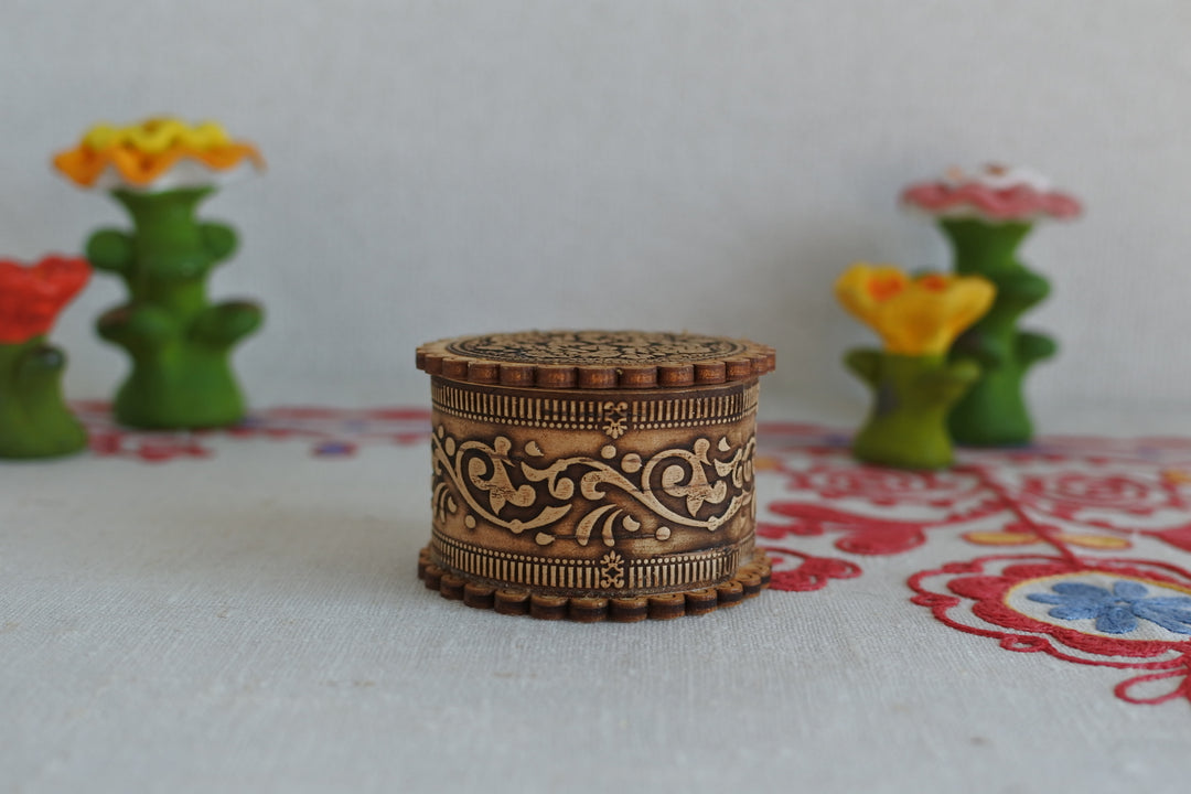 白樺細工ベレスタ　小箱　赤すぐり