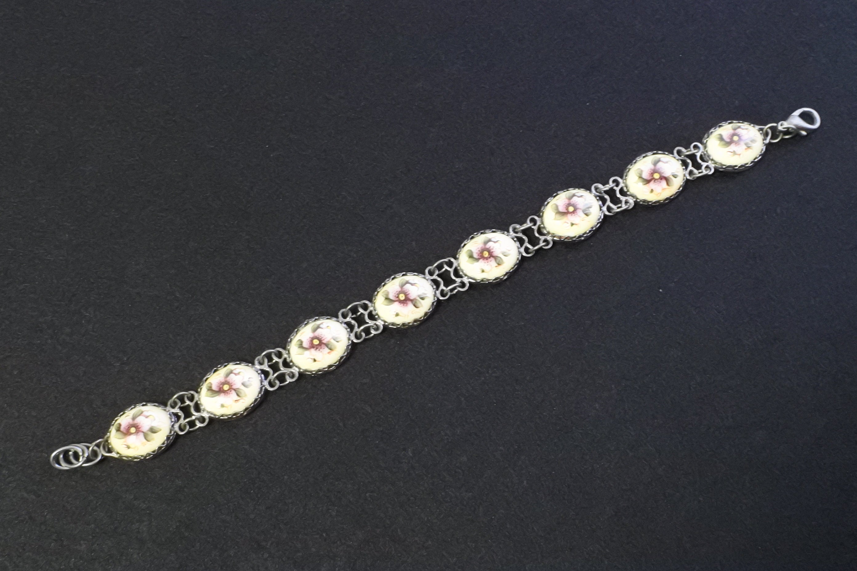 エナメル細工フィニフティ ブレスレット ホトトギスの花