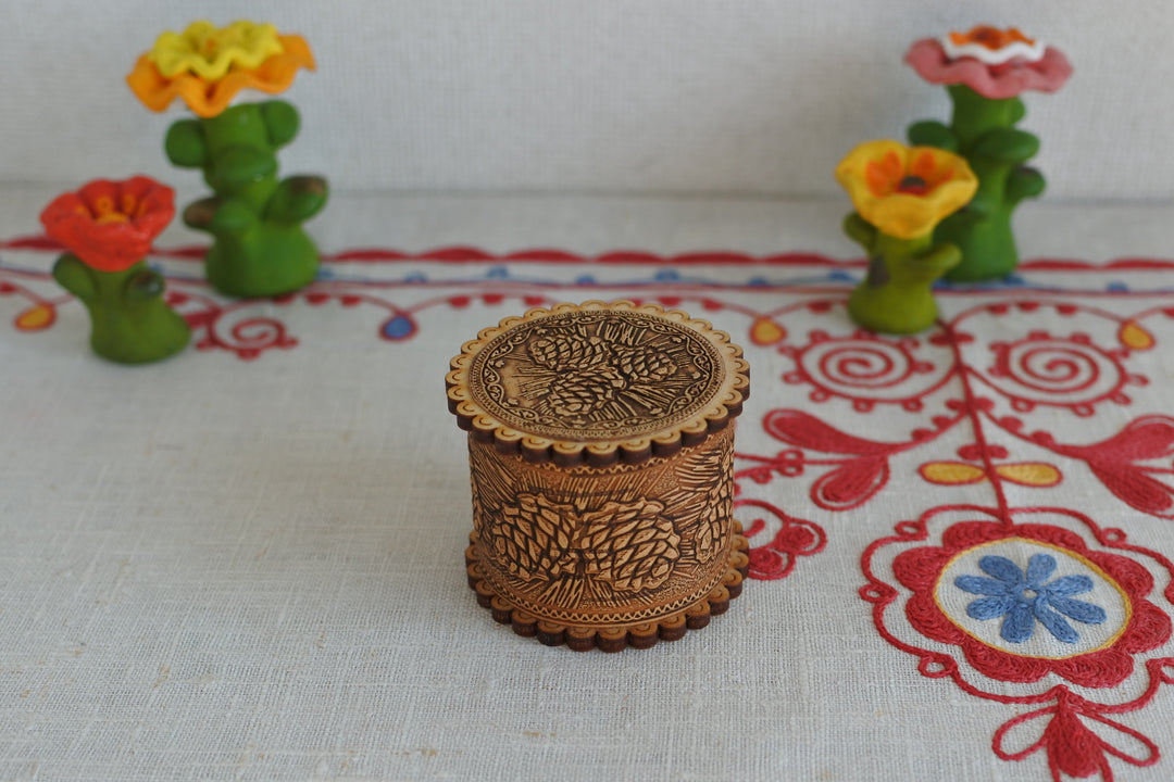 白樺細工ベレスタ　小箱　まつぼっくり