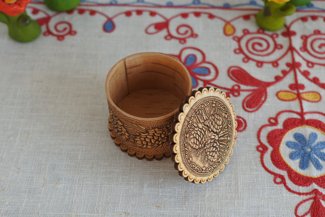 白樺細工ベレスタ　小箱　まつぼっくり