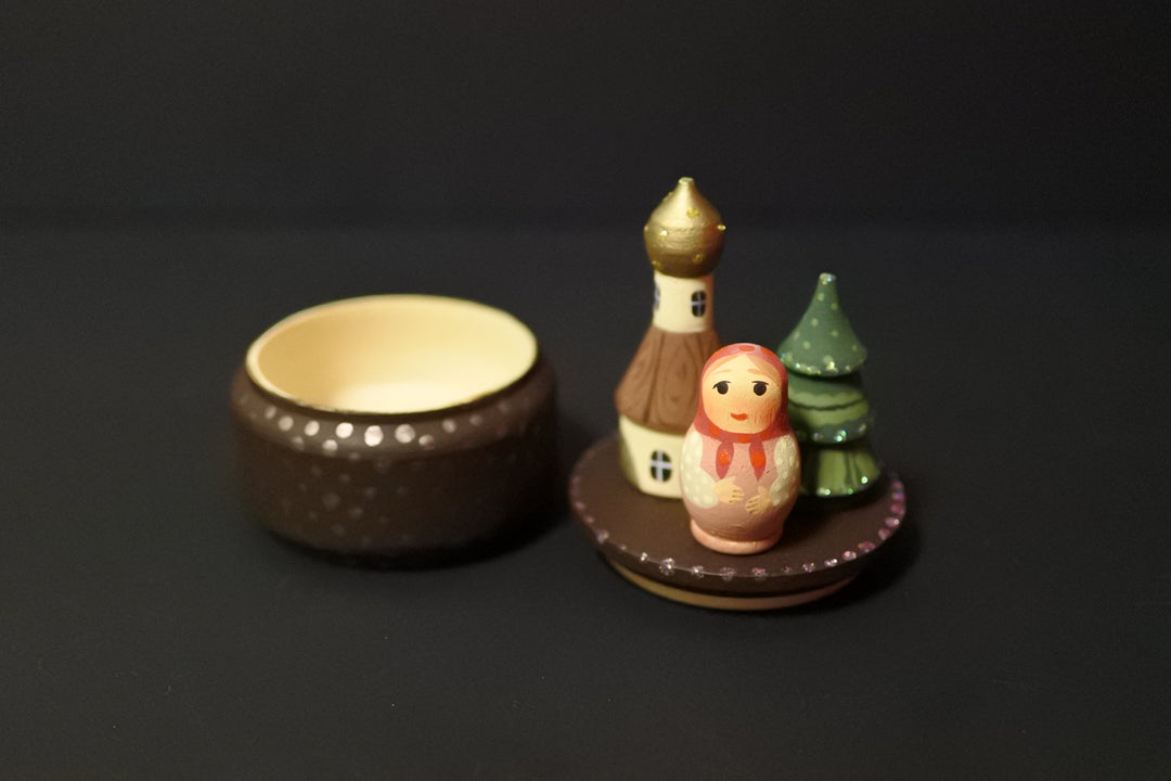 オーリャ・ロバノワのクリスマスの小箱　ココア色