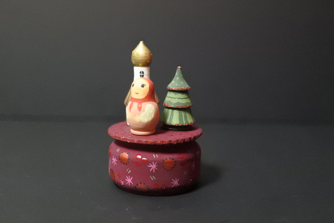 オーリャ・ロバノワのクリスマスの小箱　ワインレッド色