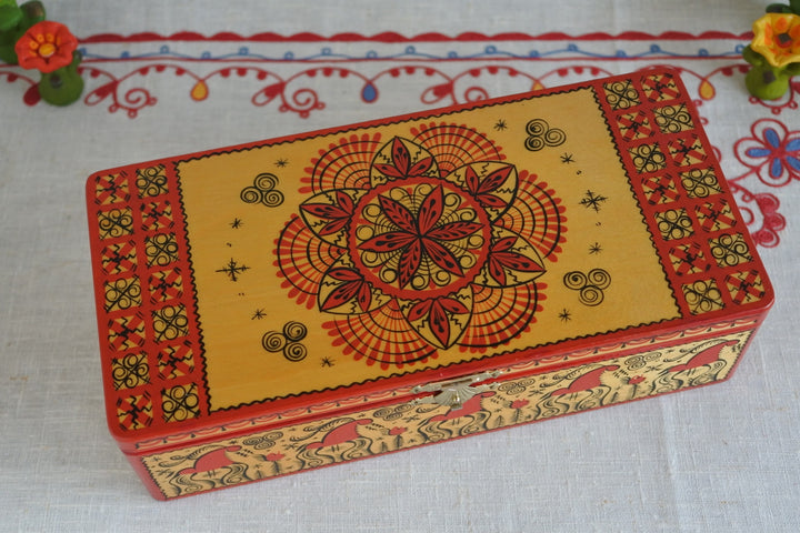 アルハンゲリスクの木箱　メゼン塗　　メゼンの馬