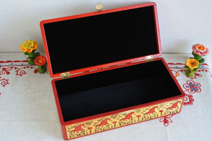 アルハンゲリスクの木箱　メゼン塗　　メゼンの馬