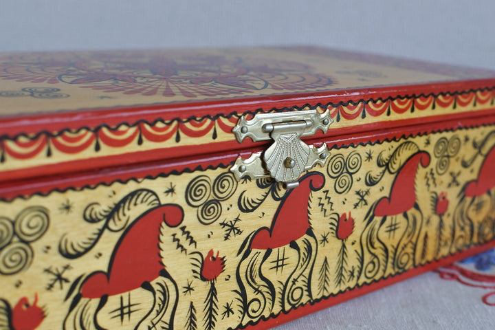 アルハンゲリスクの木箱　メゼン塗　　メゼンの馬