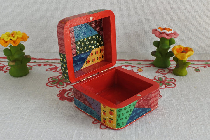アリビナ・ダロフェエワの小箱　サンクトペテルブルグ