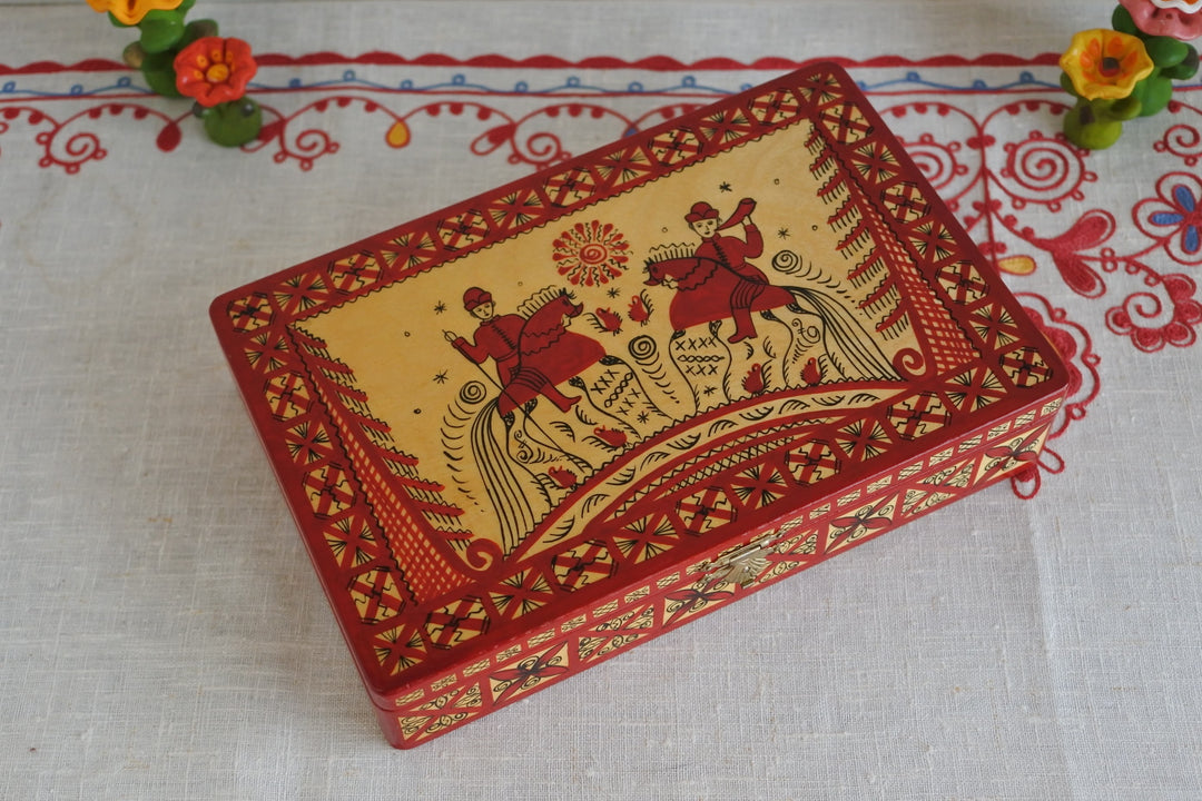 アルハンゲリスクの木箱　メゼン塗　赤い馬