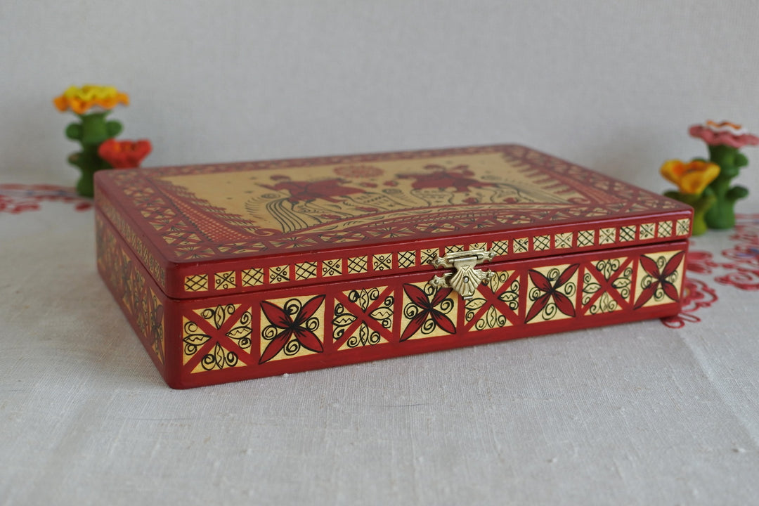 アルハンゲリスクの木箱　メゼン塗　赤い馬