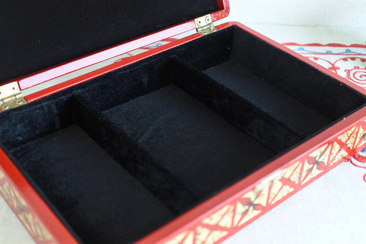 アルハンゲリスクの木箱　メゼン塗　赤い馬