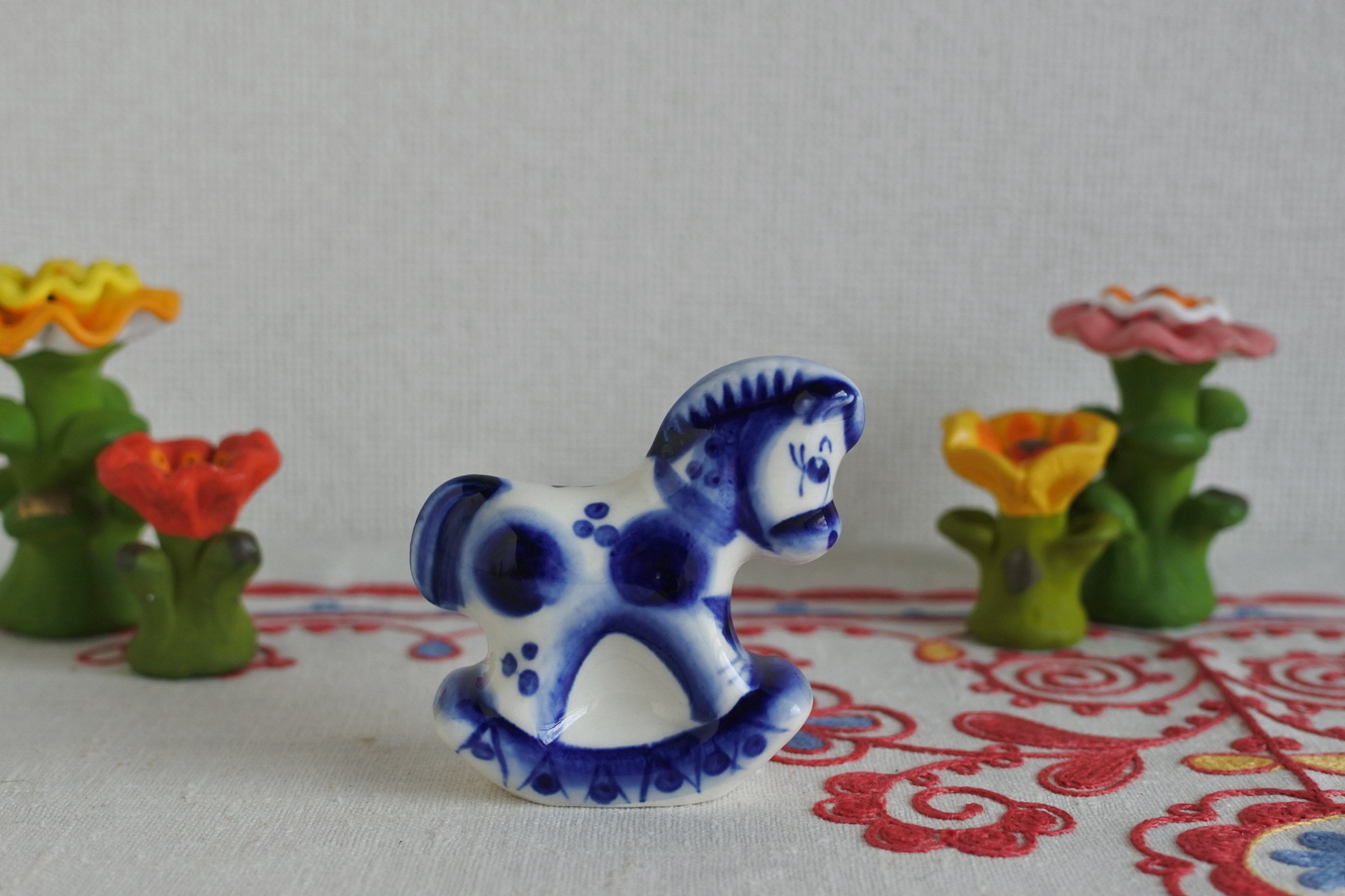 2026干支午 グジェリ陶器の揺り馬 ロシア製陶器 縁起物 ロシア雑貨い