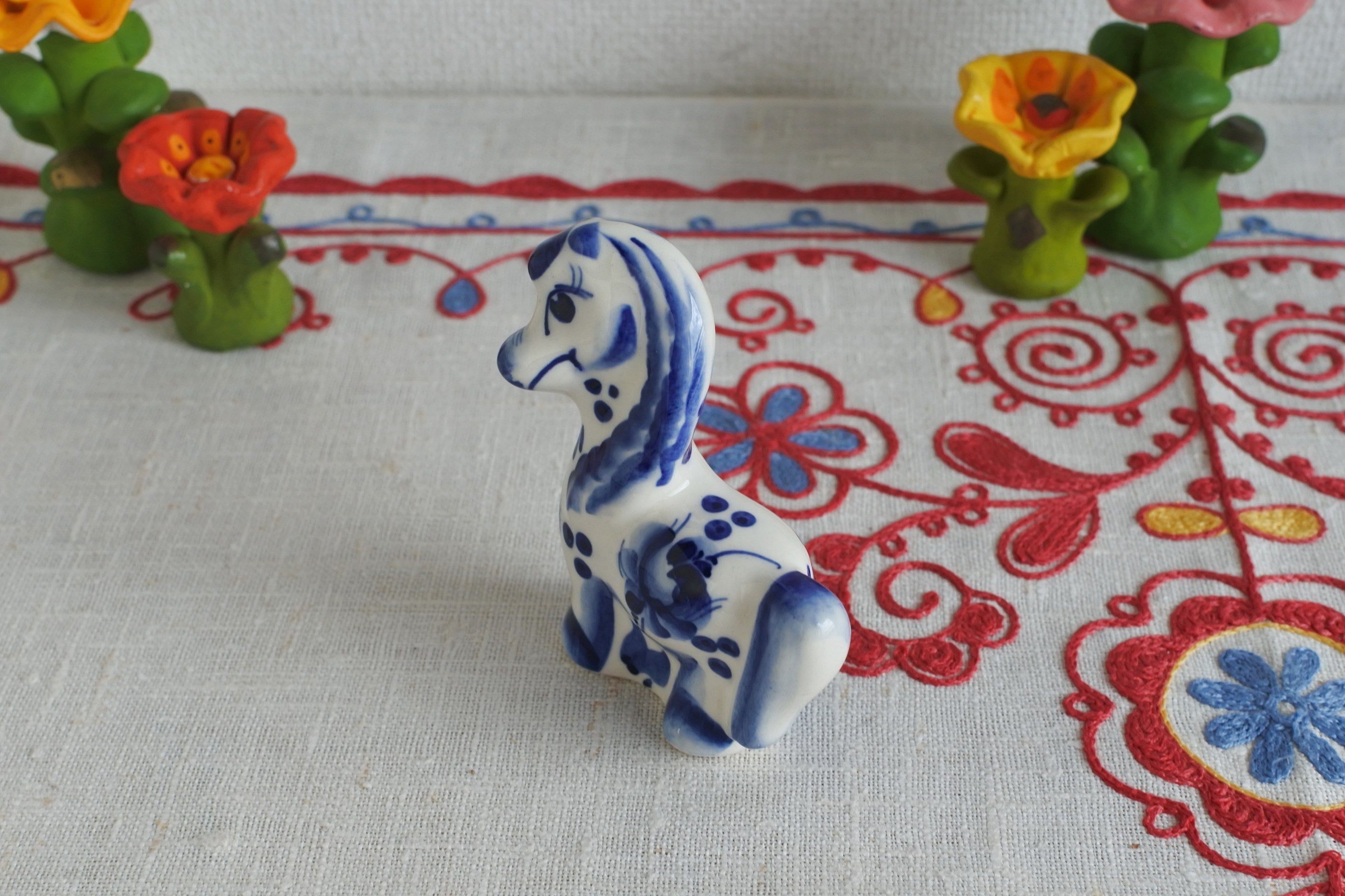 2026年干支午 グジェリ陶器 イワンの銀色の馬 ロシア製陶器 縁起物