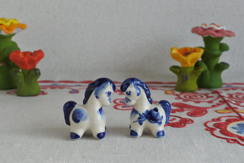 2026年干支午 グジェリ陶器 藍色のコーニ 馬 ロシア雑貨いりえのほとり