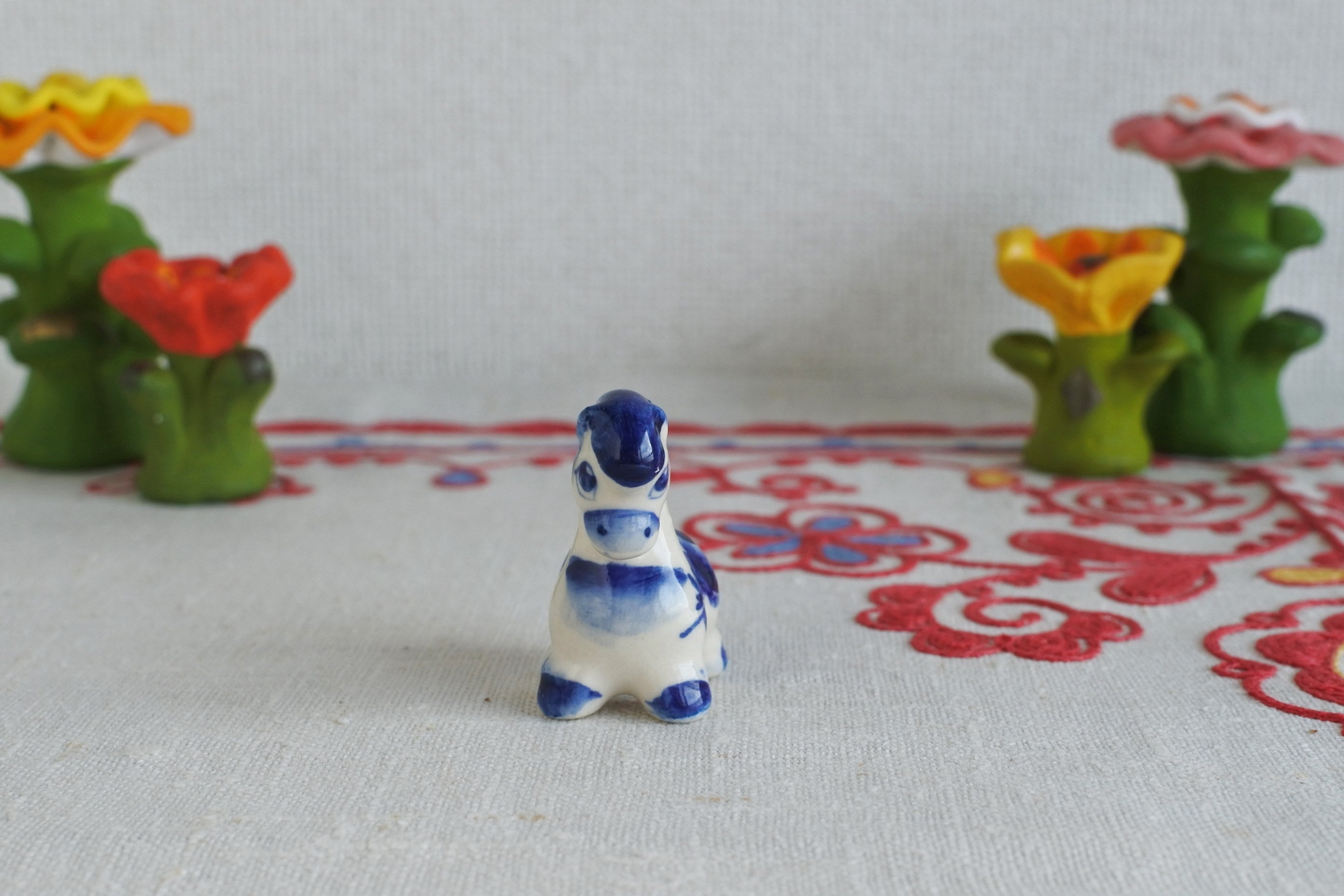 2026年干支午 グジェリ陶器 藍色のコーニ 馬 ロシア雑貨いりえのほとり