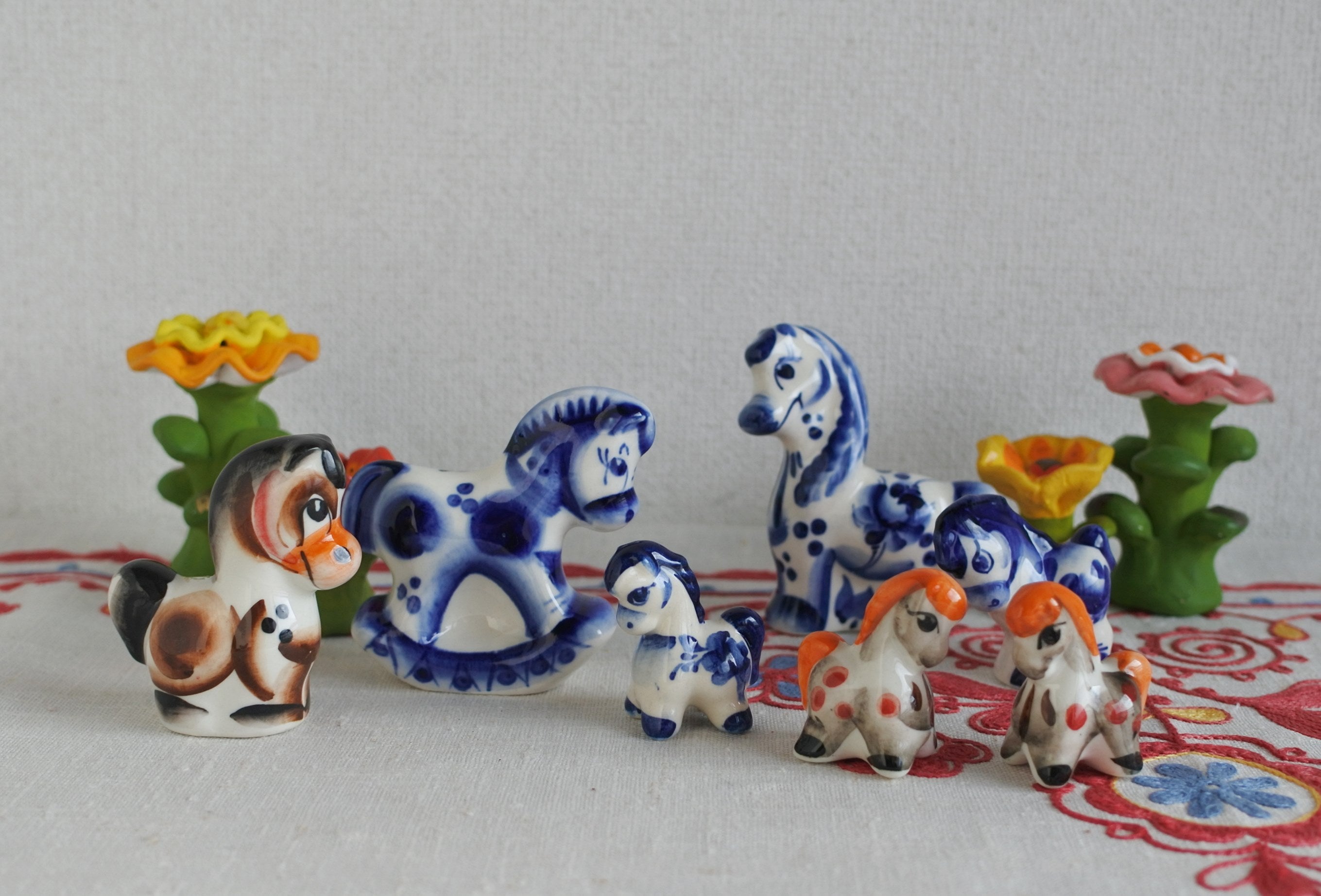 2026年干支午 グジェリ陶器 イワンの銀色の馬 ロシア製陶器 縁起物