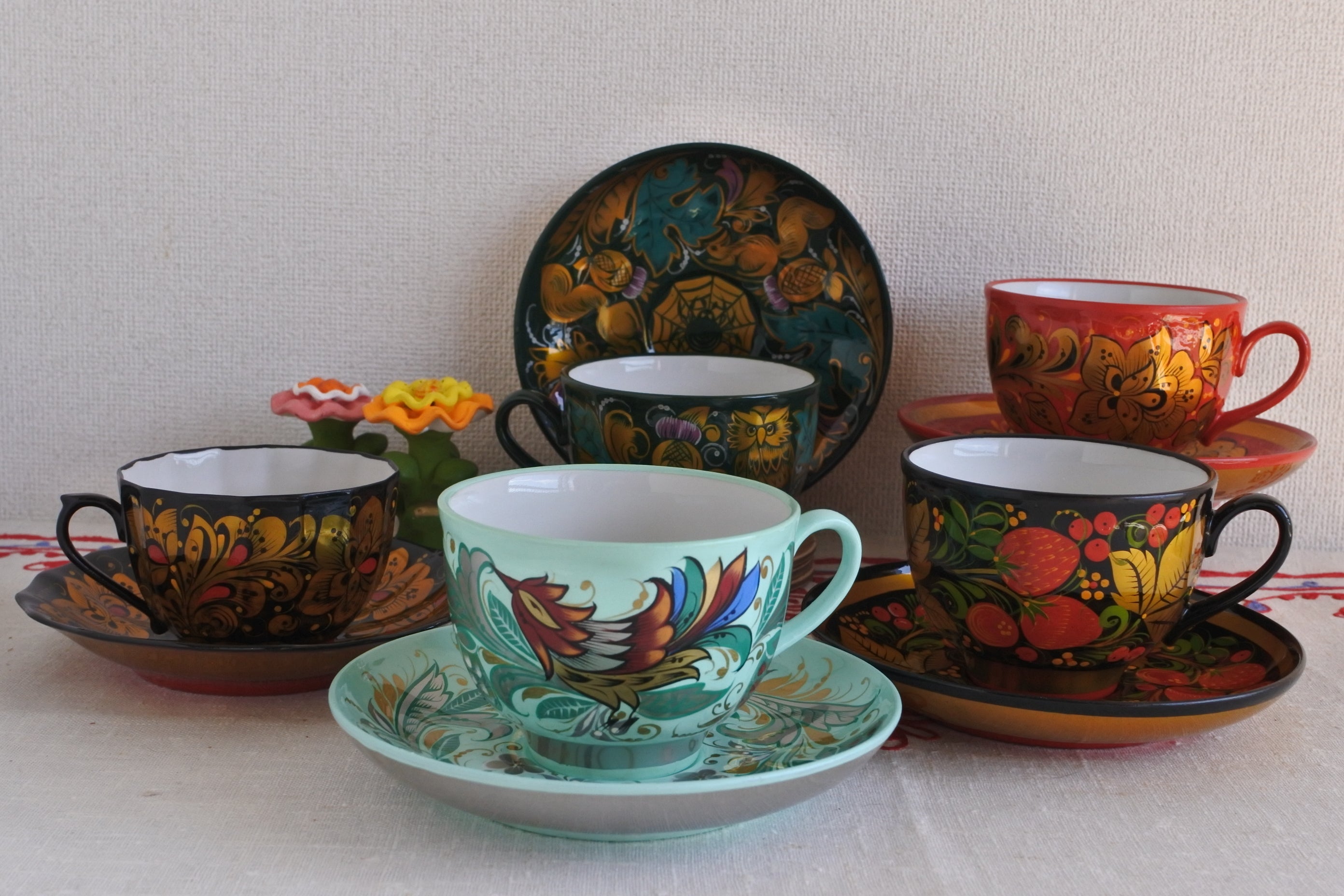 ホフロマ工房の陶磁器 カップ&ソーサー 極楽鳥 ロシアの食器 ロシア