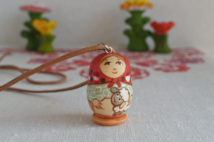 オリガ・アタジャーノワのネックレス　羊飼い