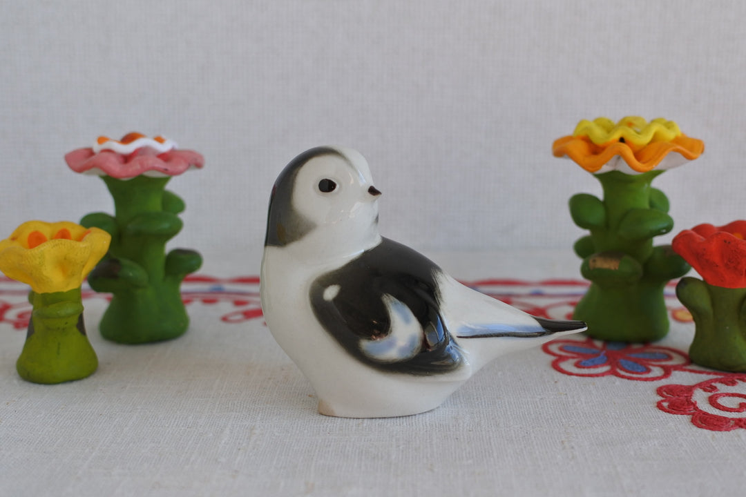 ロモノーソフ陶磁器　鳥　スネギリ(日本名　ウソ)