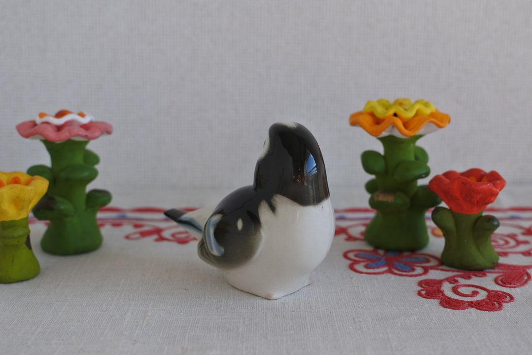 ロモノーソフ陶磁器　鳥　スネギリ(日本名　ウソ)